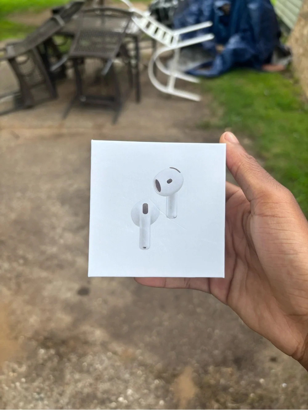 Apple Wireless Earbuds in White Box - White
